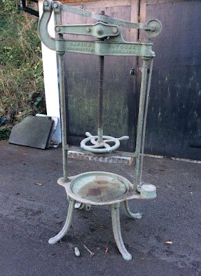 This image has an empty alt attribute; its file name is Vintage%2BCheese%2BPress%2Bby%2BCarson%2B%2526%2BToone%2BWarminster%2B1860%2Bto%2B1903%2B04.JPG